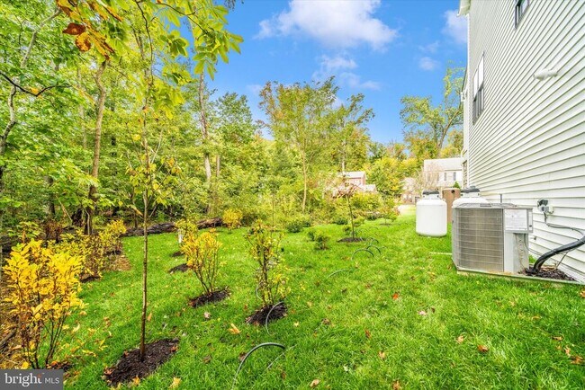 Building Photo - 801 Cedar Ave