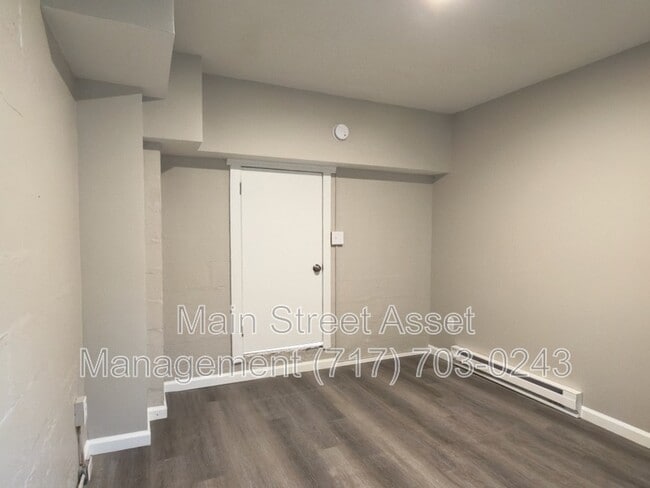 Building Photo - 30 S Wolf St