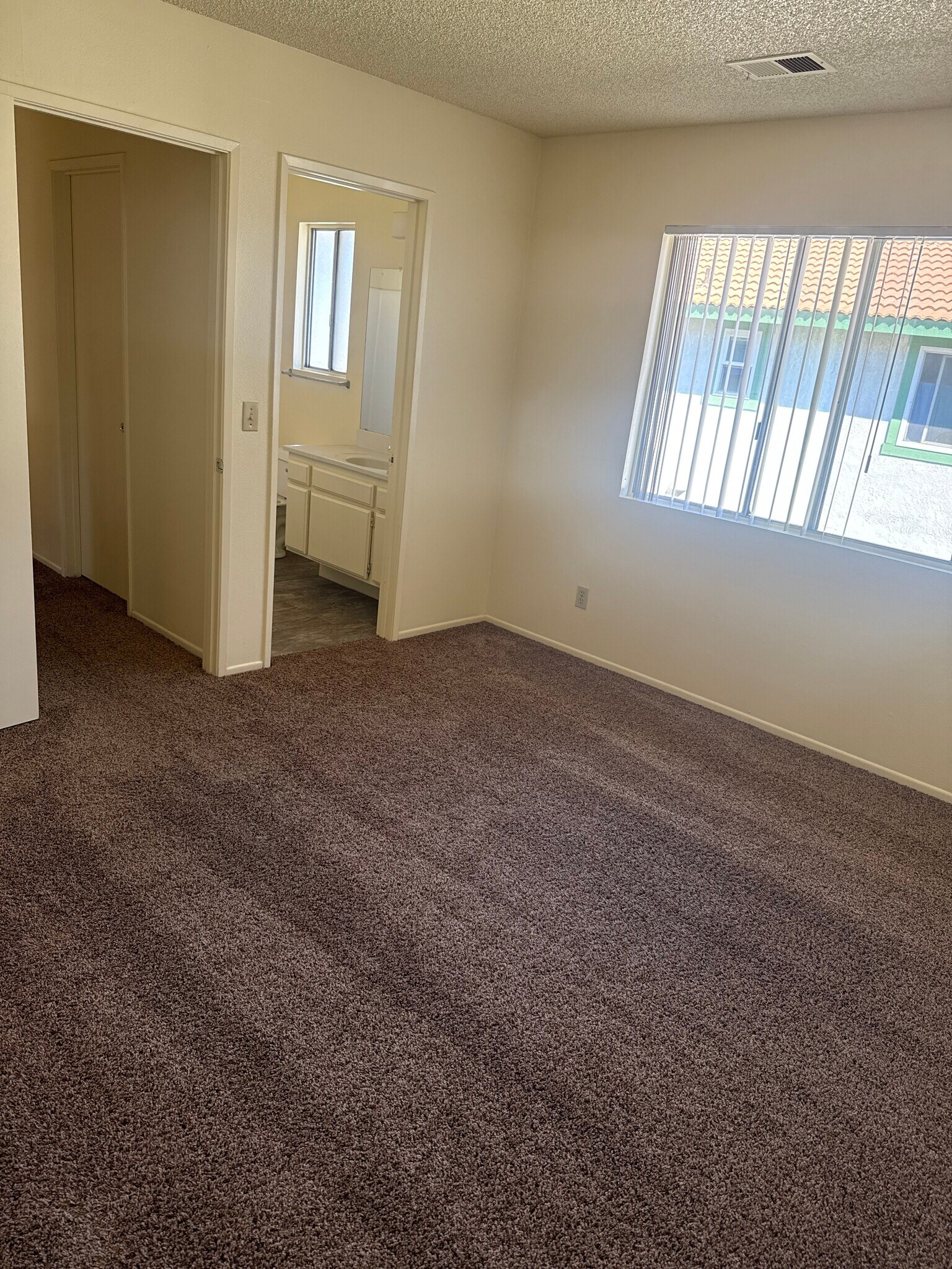 Master Bed - 712 Summerwood Ln