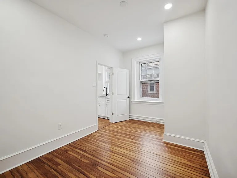 Building Photo - 236 Harvey St