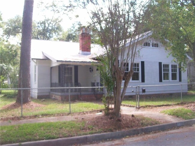 Building Photo - 214 3rd St
