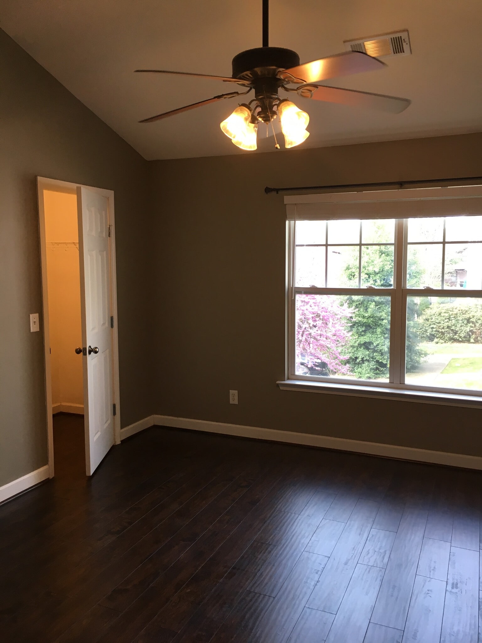 Building Photo - 2015B Beech Avenue