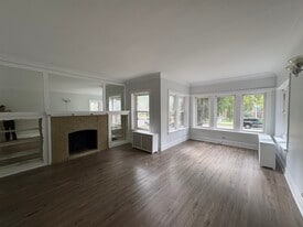 Building Photo - 2754 W Giddings St