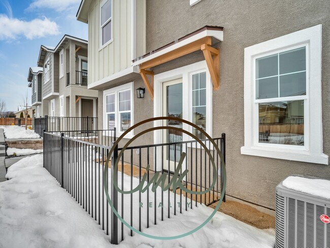 Building Photo - Brand New 2-Bed, 2-Bath Townhouse – Lease ...