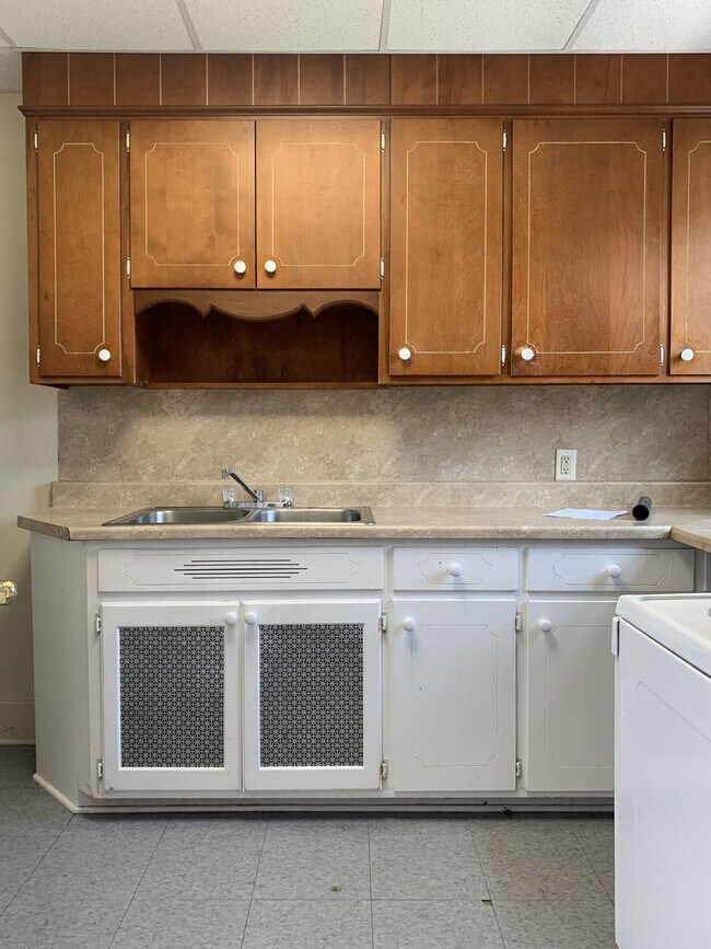 Building Photo - 1343-1347 Scotland Ave