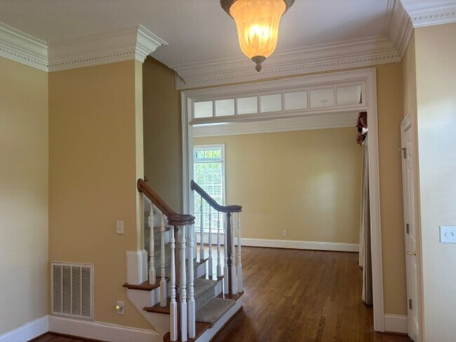 Building Photo - 43 Crooked Creek Ln