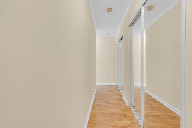 Building Photo - 2407 N Kennicott Dr