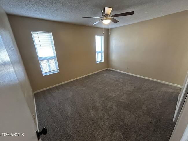 Building Photo - 512 W Malibu Dr