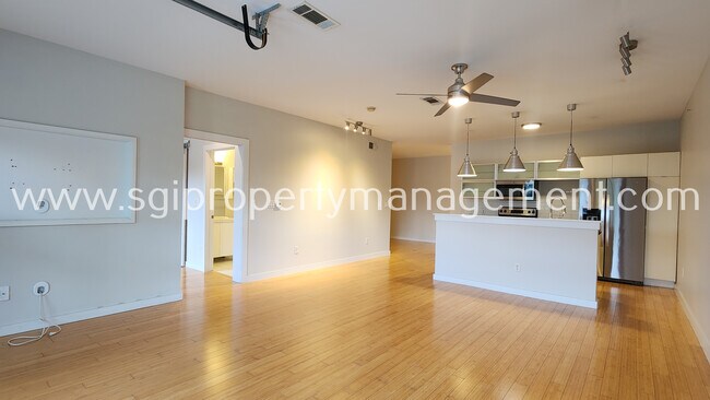 Building Photo - 1111 S Akard St