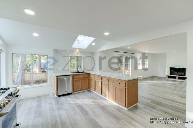 Building Photo - 12225 105th Ave NE