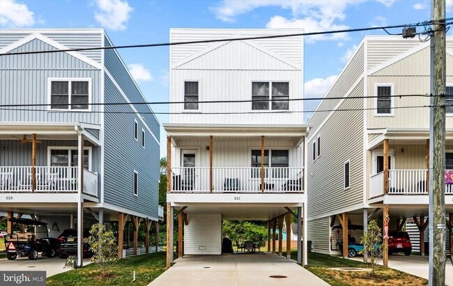 Building Photo - 221 Wilder Ave