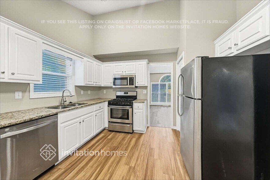 Building Photo - 4067 Mt Vernon Dr