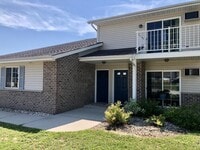 Building Photo - 451 Linden Dr