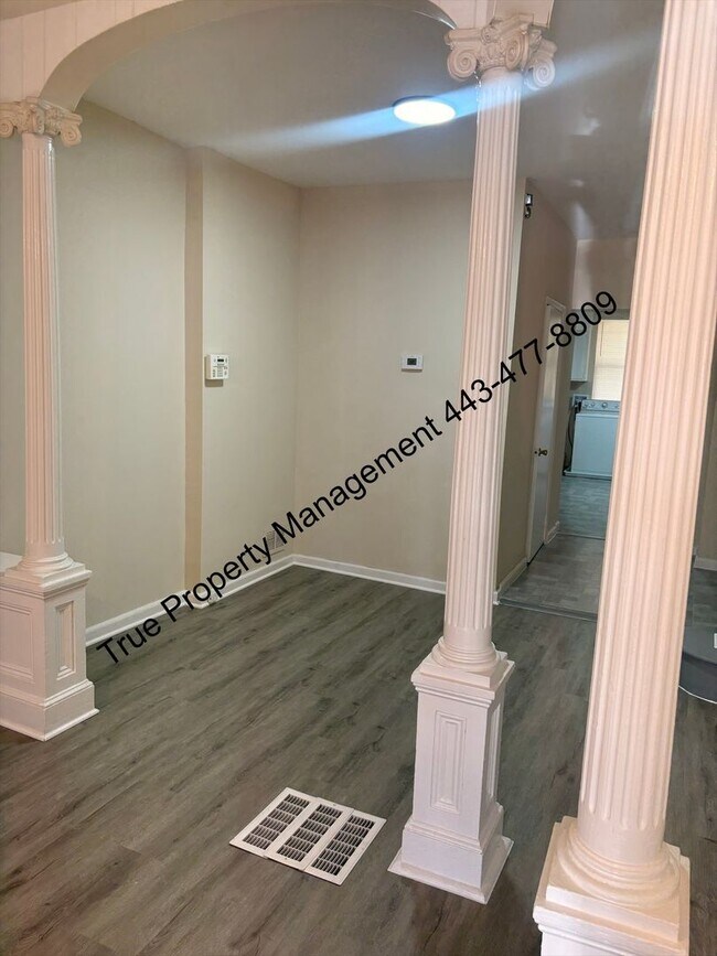 Building Photo - Spacious 3BR Home with Central A/C, 1.5 Baths & Unfinished Basement – Available Now!