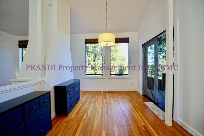 Building Photo - Quintessential Mill Valley Home Nestled in...