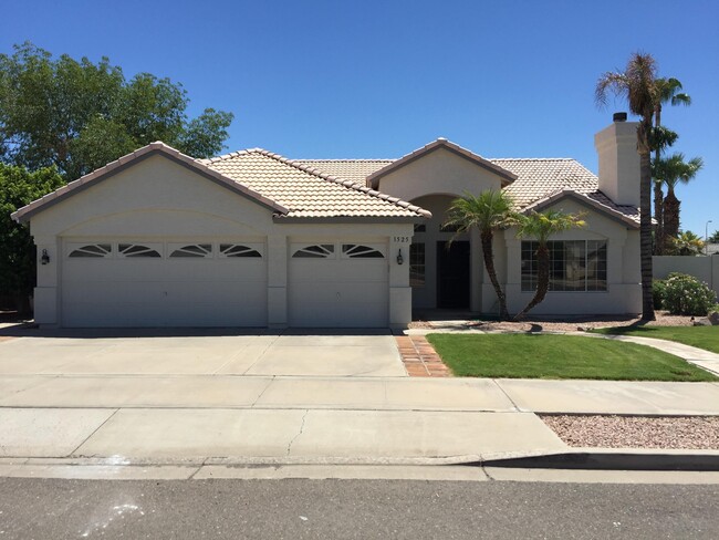Building Photo - 1525 E Ironwood Dr