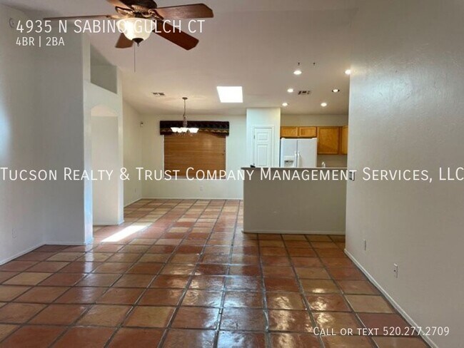 Building Photo - 4935 N Sabino Gulch Ct