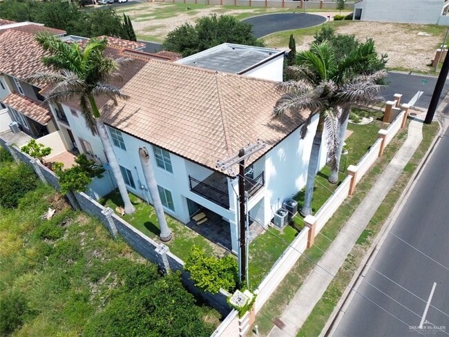 Building Photo - 201 Ulex Ave