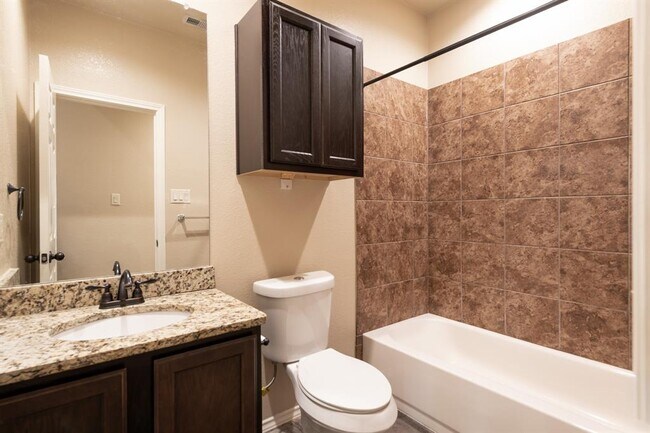 Building Photo - 424 Jack Rabbit Ln