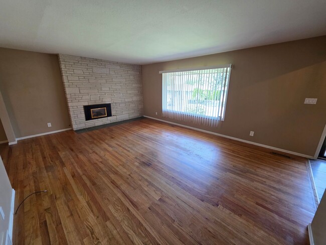Building Photo - Wonderful Home on the south hill