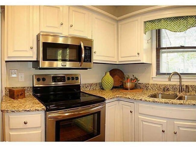 Building Photo - 3424 E 98th St