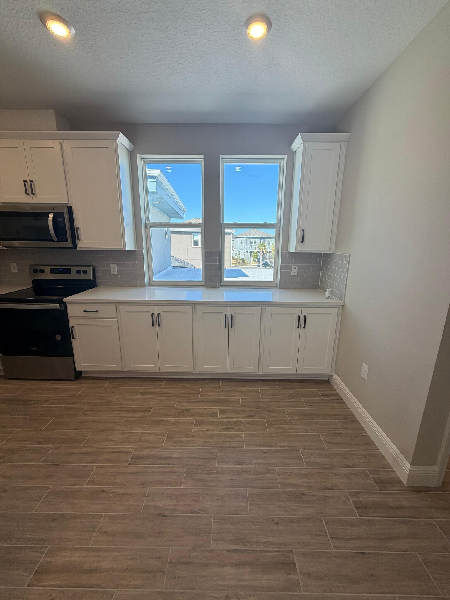 Building Photo - 10259 Pearson Ave