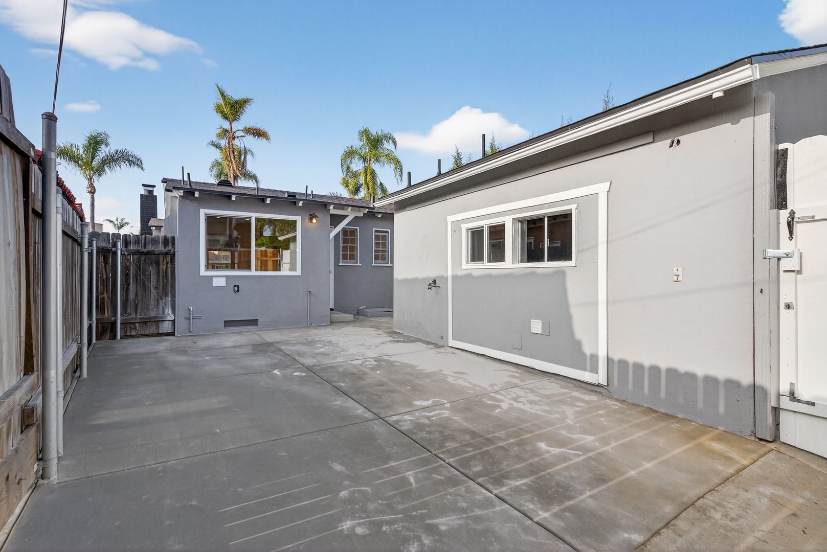 Building Photo - 242 Claremont Ave