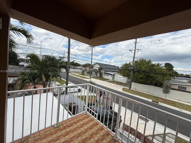 Building Photo - 948 E 47th St