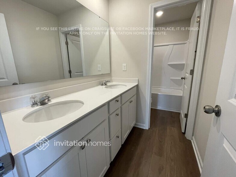 Building Photo - 2624 Turtle Point Rd