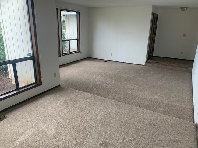 Building Photo - Greenway Single Level!!