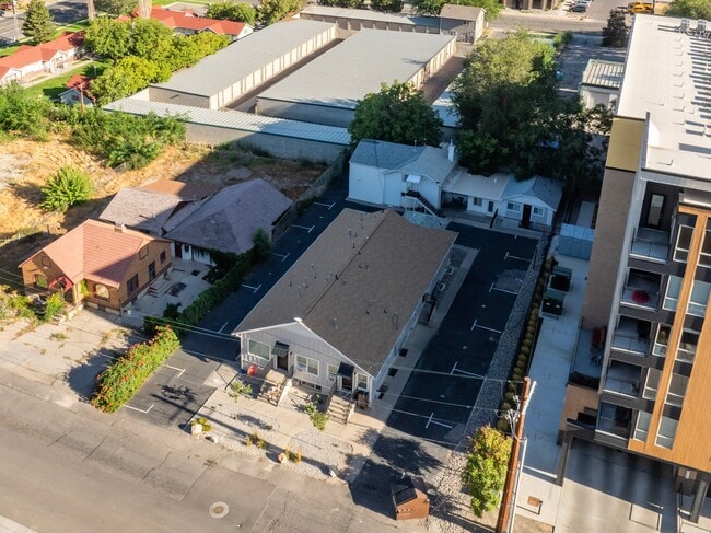 Building Photo - 1291 E Villa Vis Ave