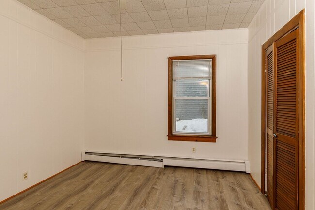 Building Photo - 37 Vale St