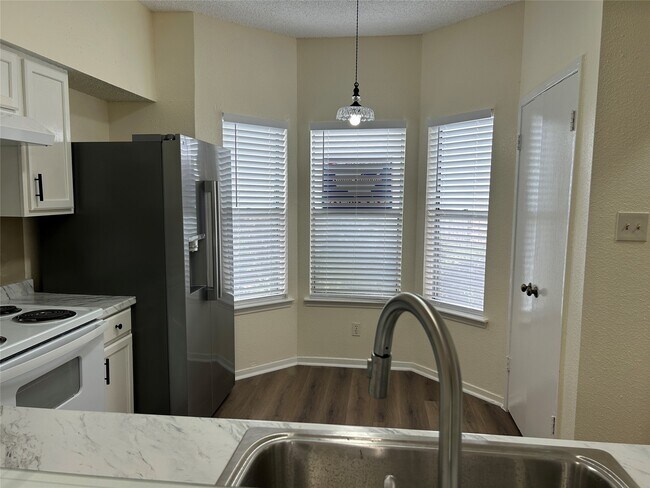 Building Photo - 12400 Brookglade Cir