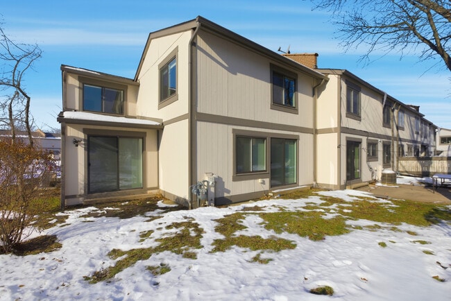 Building Photo - 105 Yarrow Ct