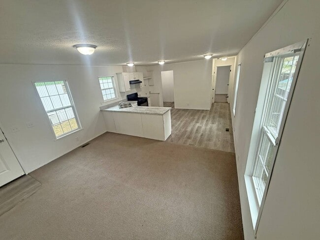 Building Photo - 2501 N Apperson Way