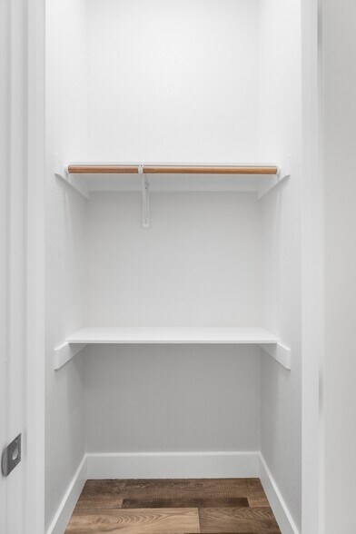 Building Photo - 705 Fifth St