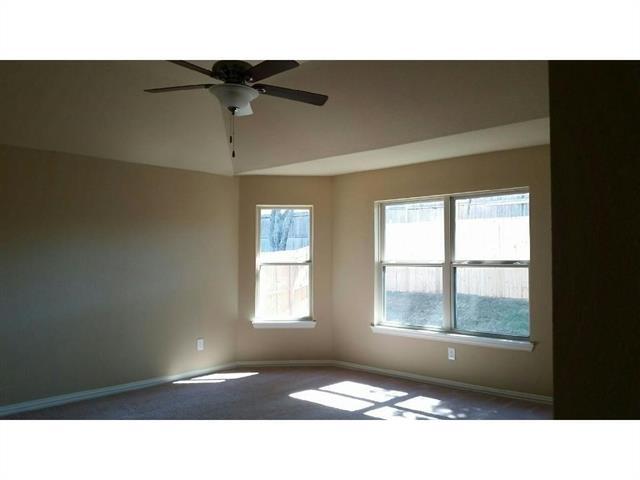 Building Photo - 928 Water Garden Cir