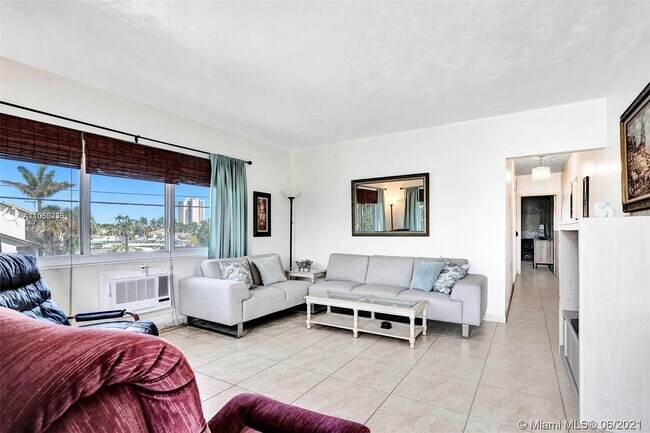 Building Photo - 600 Layne Blvd