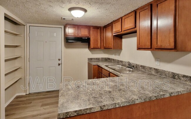Primary Photo - 7201 Arlington Expy