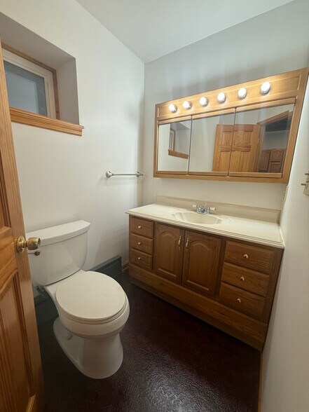 Building Photo - 20 Broad St