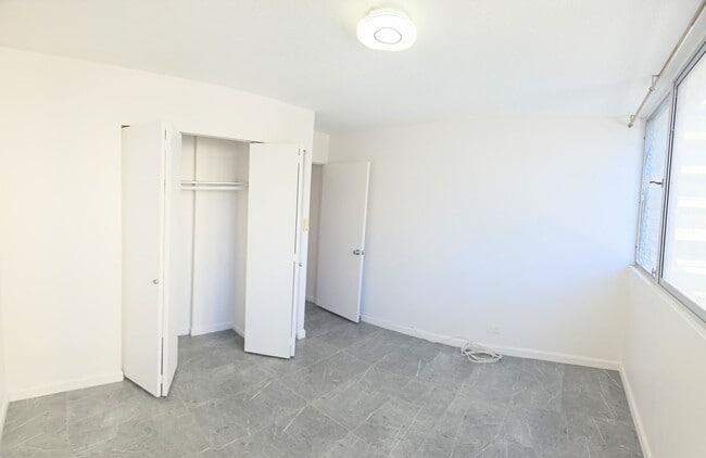 Building Photo - 5122 Likini St