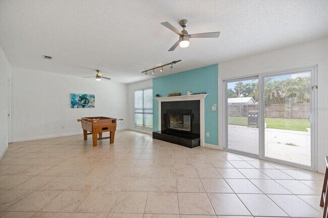 Building Photo - 818 Plum Tree Ln