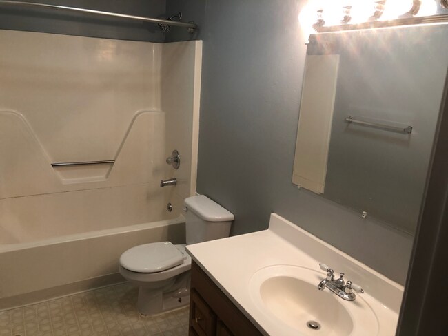 Building Photo - 2 Hapgood Hill