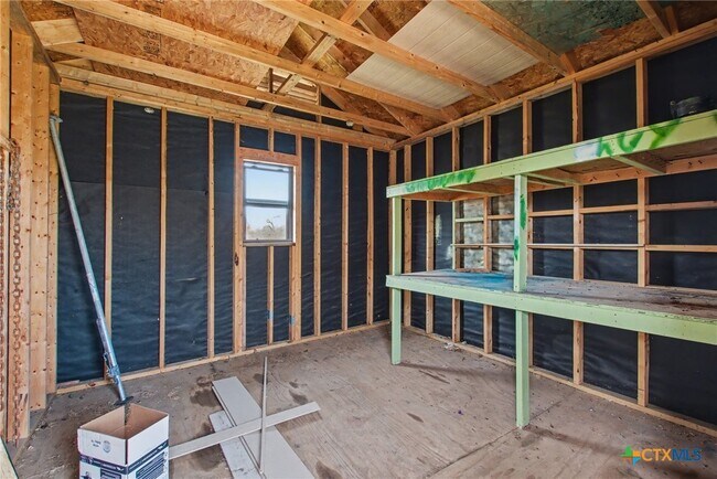 Building Photo - 2701 Cross Timber Dr