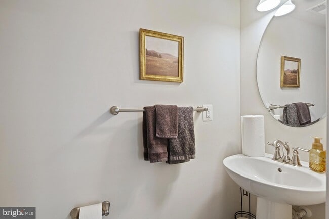 Building Photo - 10012 Sandy Run Rd