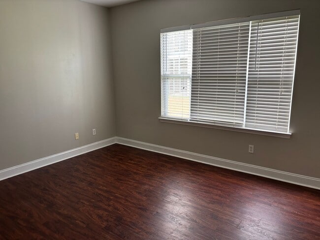 Building Photo - 3-Bedroom, 2-Bedroom Condo