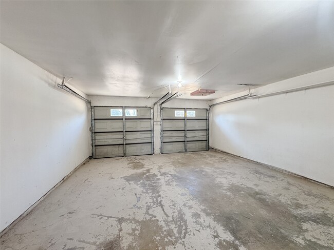 Building Photo - 1727 Junker St