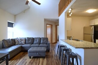 Building Photo - 3 Bedroom, 1 Bathroom