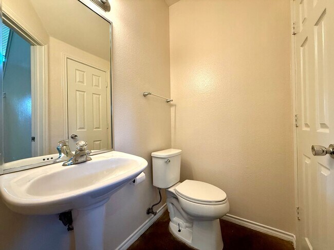 Building Photo - 6912 Meador Ave