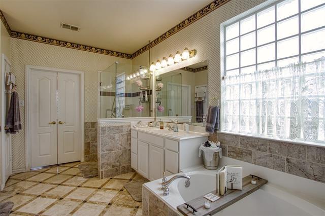 Building Photo - 2501 Royal Birkdale Dr